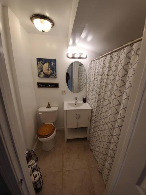 Beachy Bay Breeze Bungalow 2Br With Parking And Close To Many Amenities. West Haven Kültér fotó