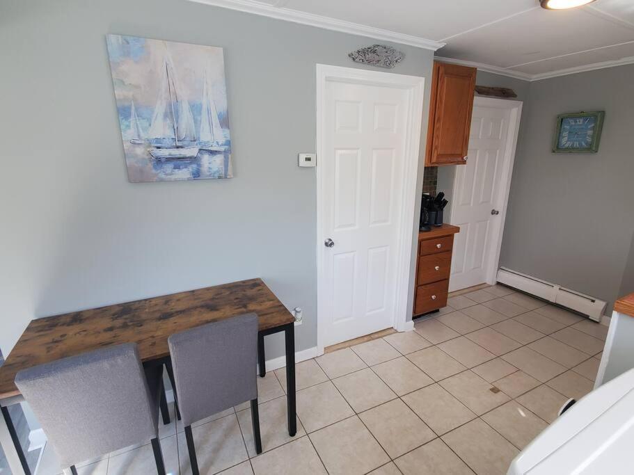 Beachy Bay Breeze Bungalow 2Br With Parking And Close To Many Amenities. West Haven Kültér fotó